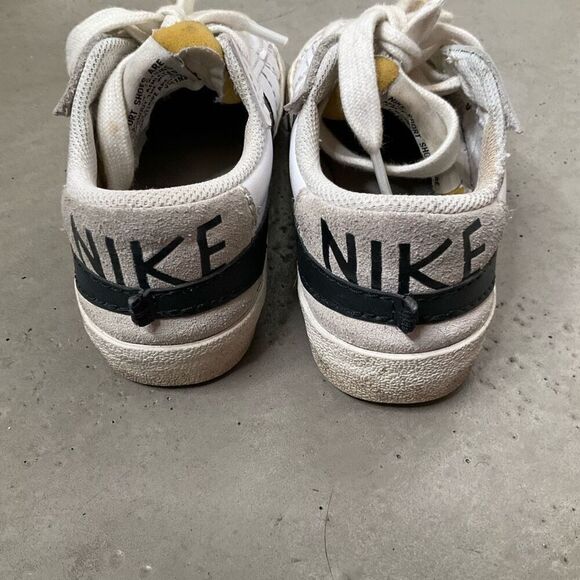 Nike Blazer Low ‘77 Jumbo Trainers - Picture 6 of 6